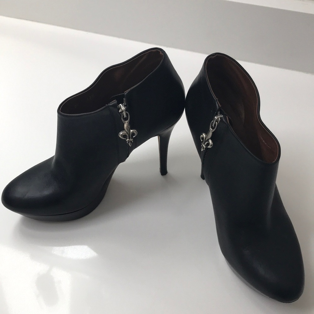 Donald J. Pliner Leather Ankle Boots